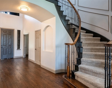 5730 Creek Crossing Lane - Photo Thumbnail 8