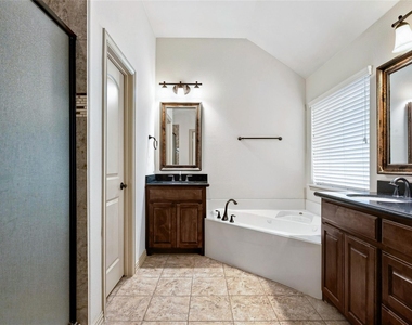 917 Cougar Drive - Photo Thumbnail 18