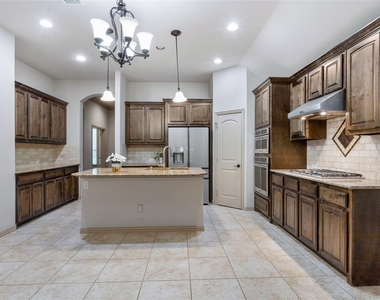917 Cougar Drive - Photo Thumbnail 7