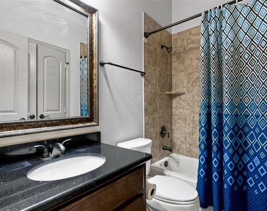 917 Cougar Drive - Photo Thumbnail 14