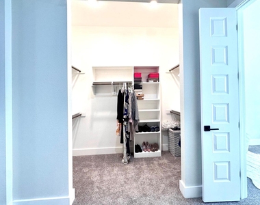 2402 Amesbury Drive - Photo Thumbnail 18