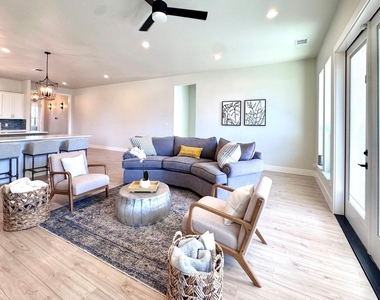 2402 Amesbury Drive - Photo Thumbnail 12