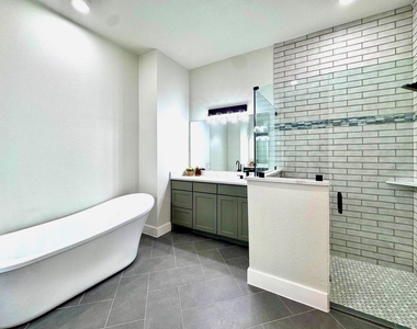 2402 Amesbury Drive - Photo Thumbnail 17