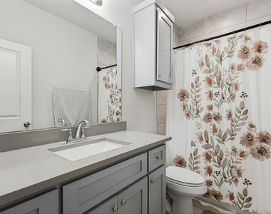 2547 Fatima Avenue - Photo Thumbnail 20
