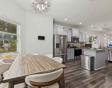 2547 Fatima Avenue - Photo Thumbnail 12