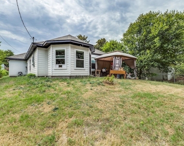 2547 Fatima Avenue - Photo Thumbnail 22