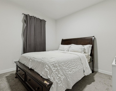 2547 Fatima Avenue - Photo Thumbnail 17