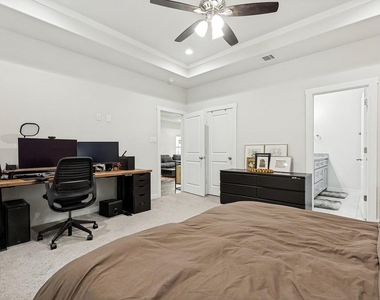 2547 Fatima Avenue - Photo Thumbnail 14