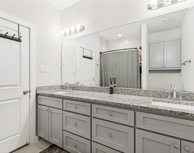 2547 Fatima Avenue - Photo Thumbnail 15