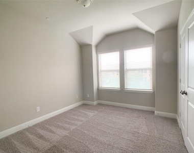 6417 Hermosa Drive - Photo Thumbnail 21