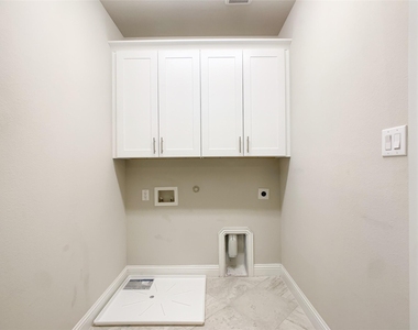 6417 Hermosa Drive - Photo Thumbnail 24
