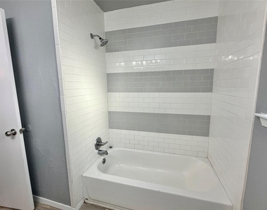 1729 W Doyle Street - Photo Thumbnail 20