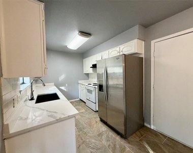 1729 W Doyle Street - Photo Thumbnail 9