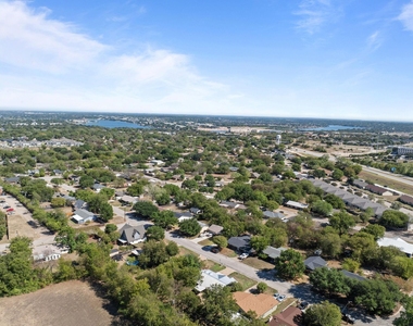 1729 W Doyle Street - Photo Thumbnail 37