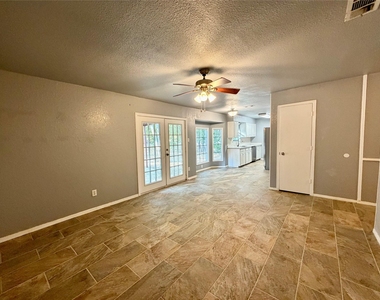 1729 W Doyle Street - Photo Thumbnail 6