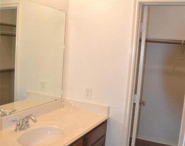 145 Meadow Crest Drive - Photo Thumbnail 16