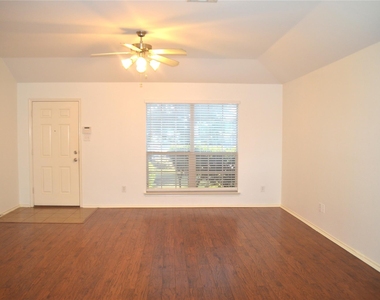 145 Meadow Crest Drive - Photo Thumbnail 7