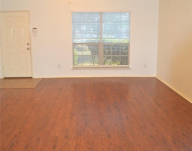 145 Meadow Crest Drive - Photo Thumbnail 8