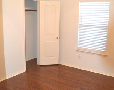 145 Meadow Crest Drive - Photo Thumbnail 12