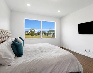 1406 Arrowhead Point Road - Photo Thumbnail 23
