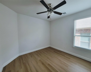3814 Bastrop Street - Photo Thumbnail 16