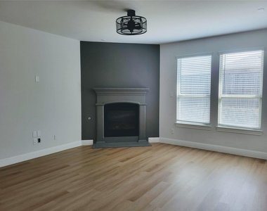 3814 Bastrop Street - Photo Thumbnail 11