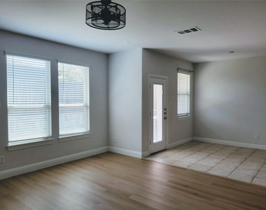 3814 Bastrop Street - Photo Thumbnail 12