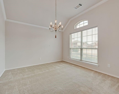 1113 Noblewood Drive - Photo Thumbnail 3