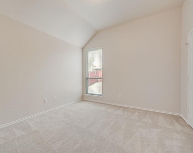 1113 Noblewood Drive - Photo Thumbnail 15
