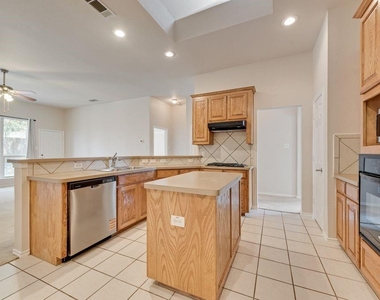 1113 Noblewood Drive - Photo Thumbnail 5