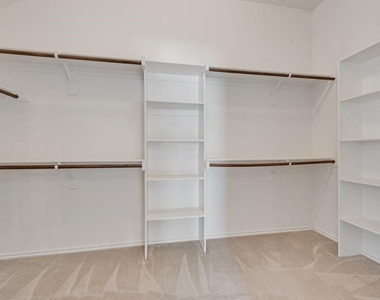 1113 Noblewood Drive - Photo Thumbnail 14