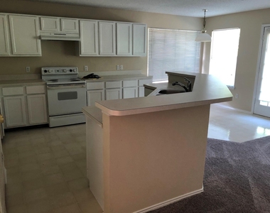 4716 Lee Hutson Lane - Photo Thumbnail 6