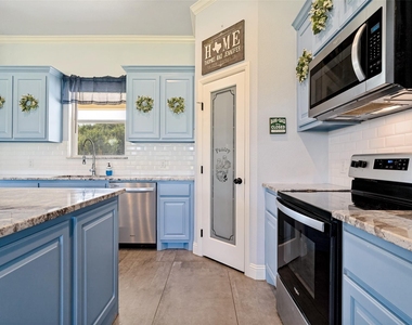 2128 Christine Drive - Photo Thumbnail 5