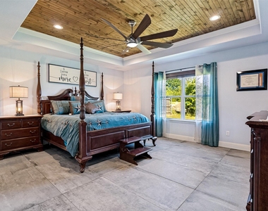 2128 Christine Drive - Photo Thumbnail 15