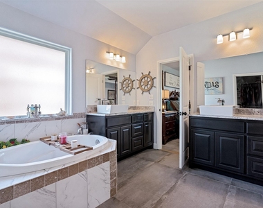 2128 Christine Drive - Photo Thumbnail 17