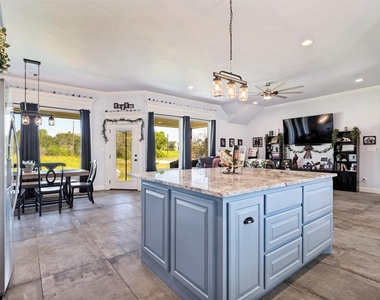 2128 Christine Drive - Photo Thumbnail 9
