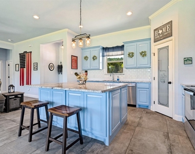 2128 Christine Drive - Photo Thumbnail 4