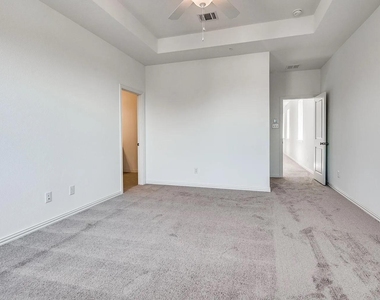 6205 Queens Path - Photo Thumbnail 25