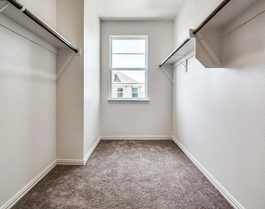 6205 Queens Path - Photo Thumbnail 27