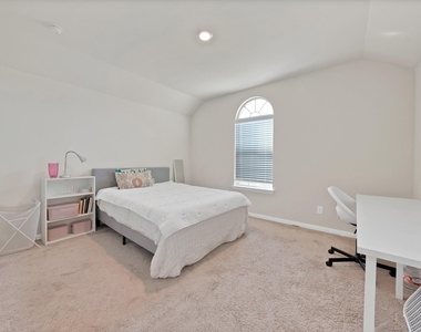 1622 Hope Lane - Photo Thumbnail 23