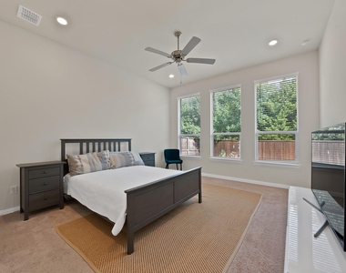 1622 Hope Lane - Photo Thumbnail 7