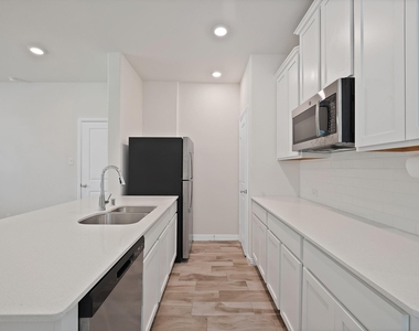 1622 Hope Lane - Photo Thumbnail 14