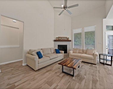 1622 Hope Lane - Photo Thumbnail 4