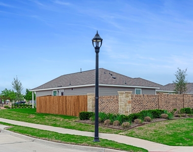7109 Gray Wolf Lane - Photo Thumbnail 25