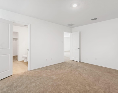 7109 Gray Wolf Lane - Photo Thumbnail 9