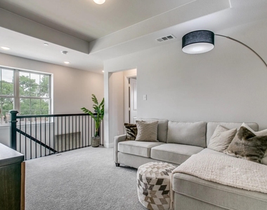 935 Ponds Edge Lane - Photo Thumbnail 20