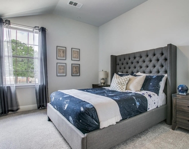 935 Ponds Edge Lane - Photo Thumbnail 26