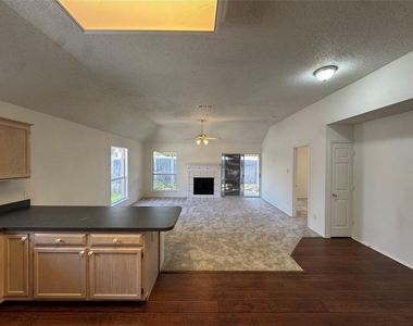 6916 Indiana Avenue - Photo Thumbnail 10