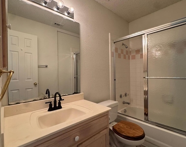 6916 Indiana Avenue - Photo Thumbnail 22
