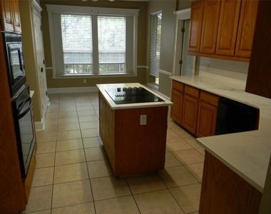 416 Roland Drive - Photo Thumbnail 7